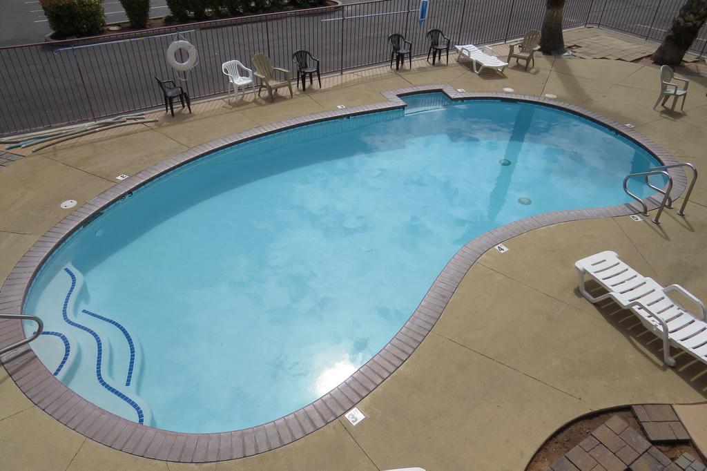 America'S Best Inn & Suites Saint George Exterior photo